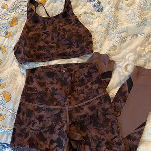 Lululemon Matching Set: Scallop Wunder Under + Bra